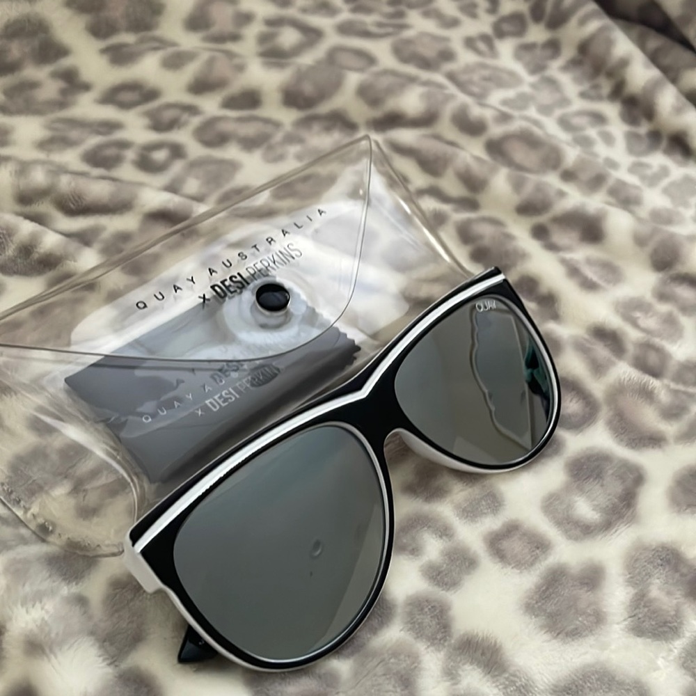 QUAY black and white sunglasses. Silver mirrored lenses. NO SCRATCHES!!